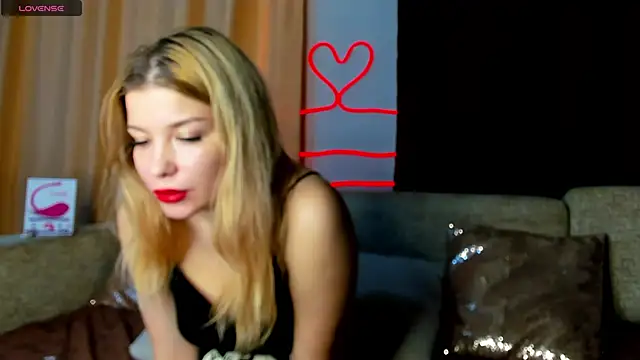 Leila purr18 online show from 18, 3, 2025