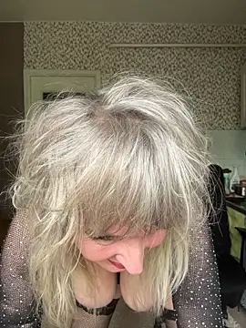 EsterHotMilf online show from 18, 4, 2026