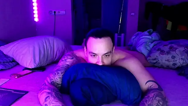 Snapshot of baphomet_from_ice chatting on 16, 4, 2026 baphomet from ice online show from 16, 4, 2026