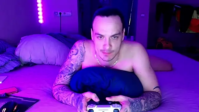 Snapshot of baphomet_from_ice chatting on 15, 4, 2026 baphomet from ice online show from 15, 4, 2026