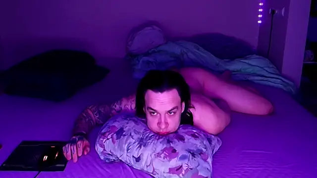 Snapshot of baphomet_from_ice chatting on 21, 4, 2026 baphomet from ice online show from 21, 4, 2026
