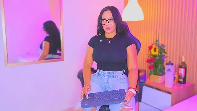 Dakota diaz  online show from 18, 3, 2026