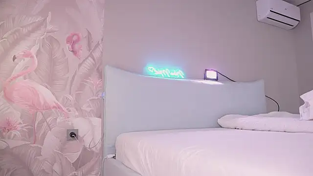 Snapshot of NinaMint chatting on 23, 11, 2025 NinaMint online show from 23, 11, 2025