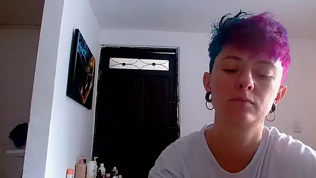 Snapshot of tomboyblue chatting on 19, 5, 2026 tomboyblue online show from 19, 5, 2026