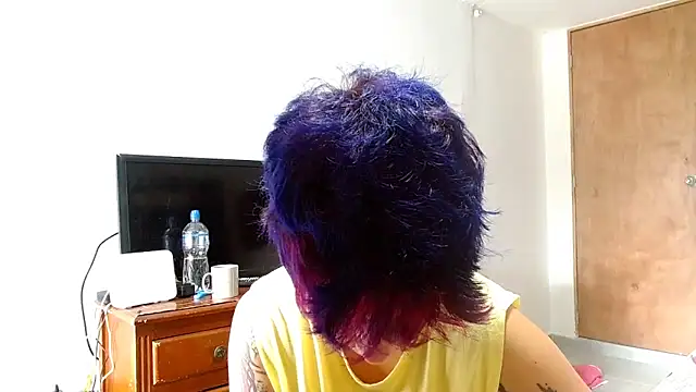 Snapshot of tomboyblue chatting on 8, 5, 2026 tomboyblue online show from 8, 5, 2026