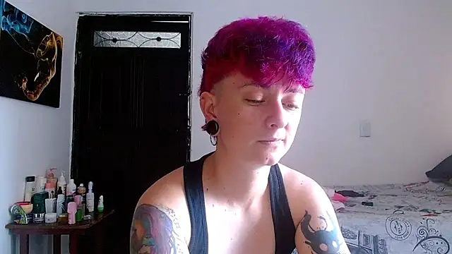 Snapshot of tomboyblue chatting on 14, 5, 2026 tomboyblue online show from 14, 5, 2026
