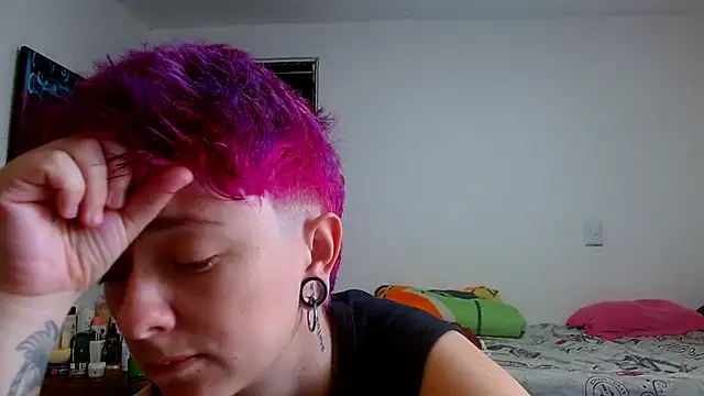 Snapshot of tomboyblue chatting on 15, 5, 2026 tomboyblue online show from 15, 5, 2026