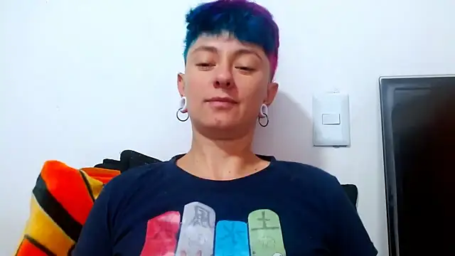 Snapshot of tomboyblue chatting on 10, 6, 2026 tomboyblue online show from 10, 6, 2026