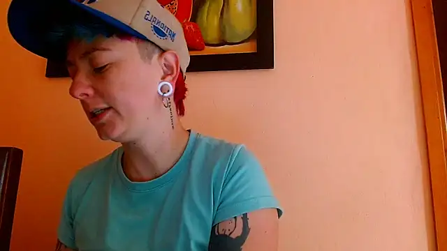 Snapshot of tomboyblue chatting on 17, 6, 2026 tomboyblue online show from 17, 6, 2026
