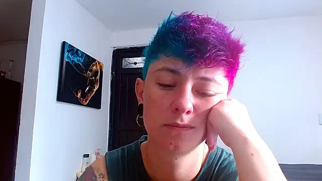 Snapshot of tomboyblue chatting on 21, 5, 2026 tomboyblue online show from 21, 5, 2026