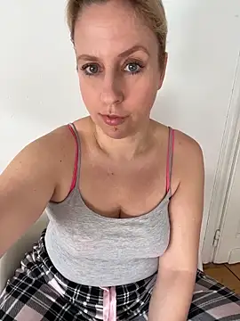 MariaValentine online show from 25, 2, 2026