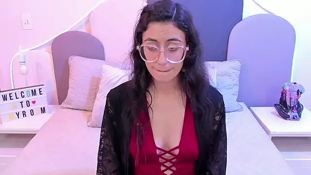 SophieGomez22 online show from 21, 3, 2025