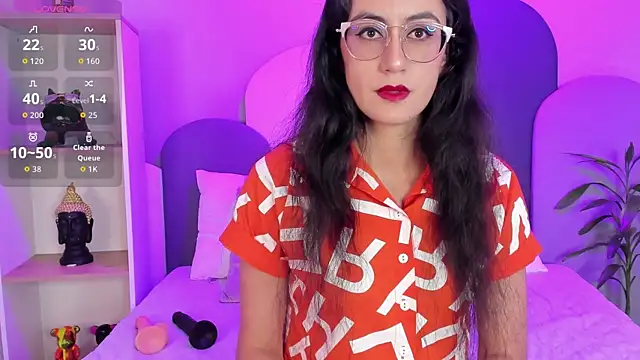 SophieGomez22 online show from 22, 10, 2025