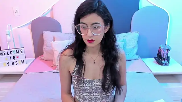 SophieGomez22 online show from 10, 3, 2025