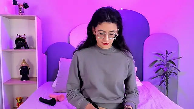 SophieGomez22 online show from 26, 10, 2025