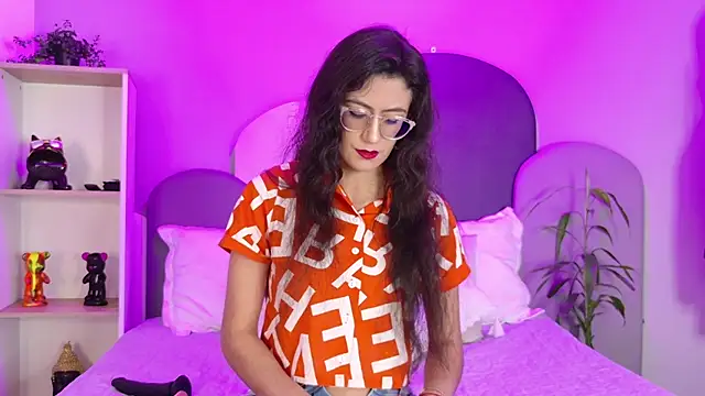 SophieGomez22 online show from 15, 4, 2026