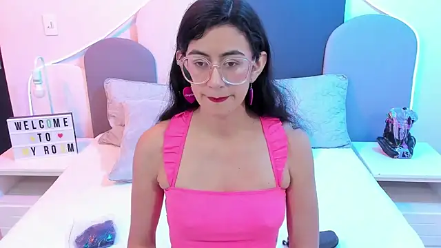 SophieGomez22 online show from 3, 3, 2025