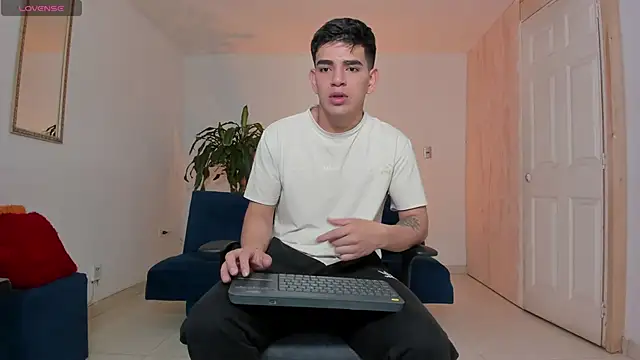 Ares Johnson online show from 5, 10, 2025