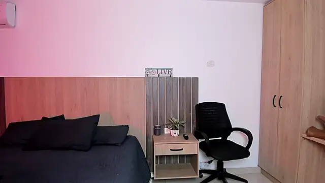 rebeca cortez  online show from 7, 11, 2025