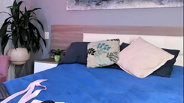 rebeca cortez  online show from 18, 4, 2026