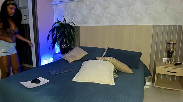 rebeca cortez  online show from 15, 4, 2026