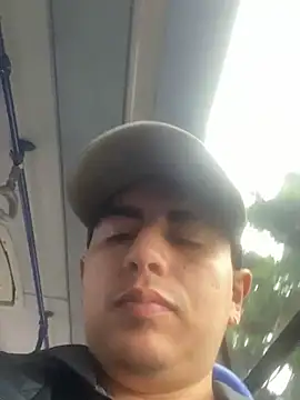 Snapshot of DanielGomez9 chatting on 6, 2, 2025 DanielGomez9 online show from 6, 2, 2025