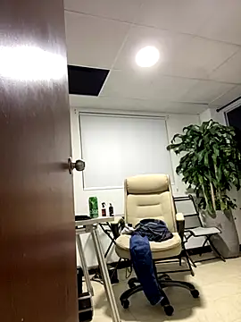 Snapshot of DanielGomez9 chatting on 30, 10, 2025 DanielGomez9 online show from 30, 10, 2025