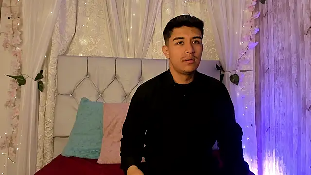 BradLovEmma  online show from 5, 11, 2025