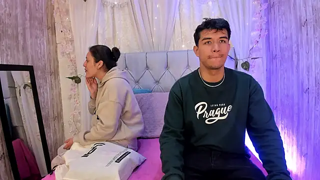 BradLovEmma  online show from 22, 10, 2025