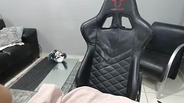 Livia Diaz online show from 13, 1, 2026