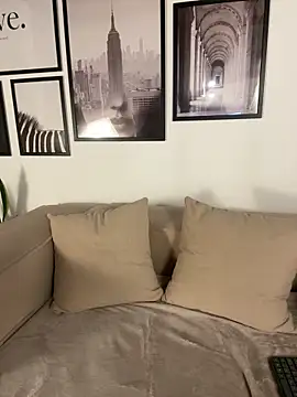 Eva Gonzalez online show from 19, 9, 2025