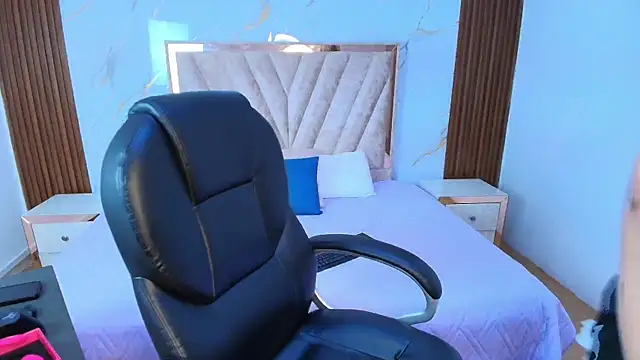 Annie mone online show from 2, 10, 2025