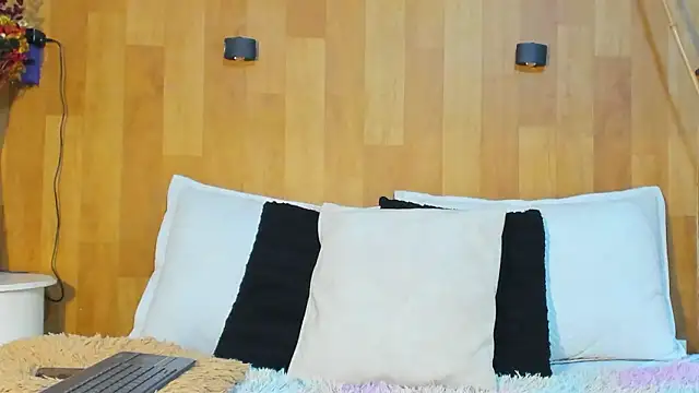 marianaa90 online show from 10, 3, 2026