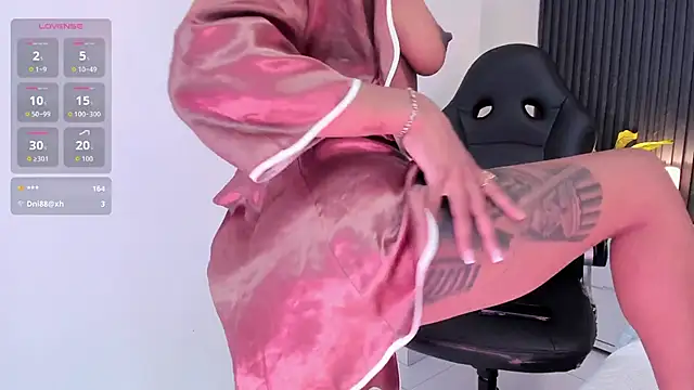 Madiee Rhea online show from 7, 2, 2026