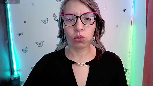 Lady breaks hearts online show from 21, 7, 2026