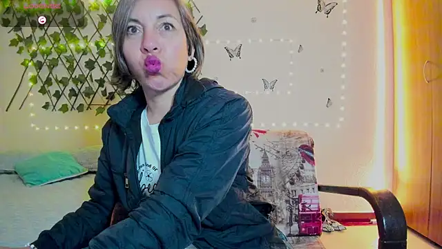 Lady breaks hearts online show from 24, 9, 2025