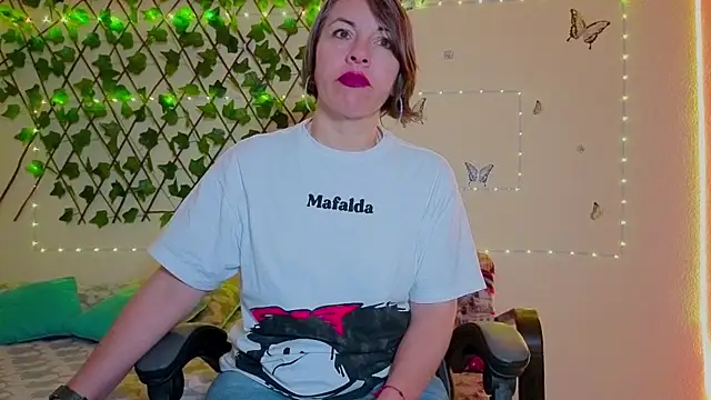 Lady breaks hearts online show from 30, 10, 2025