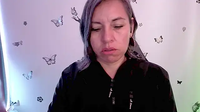 Lady breaks hearts online show from 21, 4, 2026