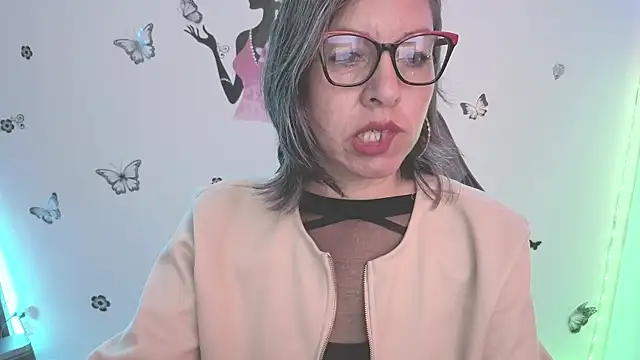 Lady breaks hearts online show from 10, 6, 2026