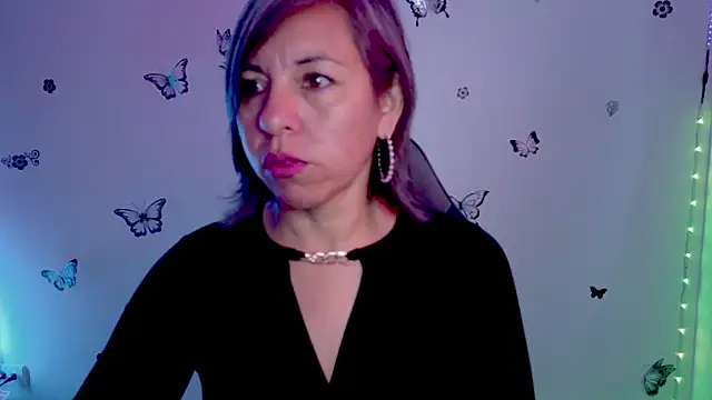 Lady breaks hearts online show from 6, 4, 2026