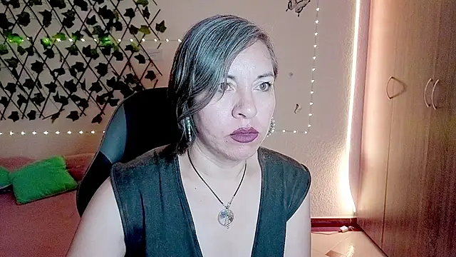 Lady breaks hearts online show from 1, 12, 2025