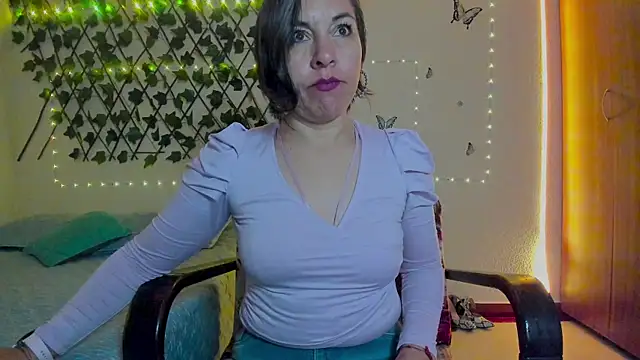 Lady breaks hearts online show from 25, 9, 2025