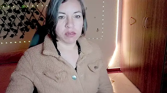 Lady breaks hearts online show from 19, 11, 2025