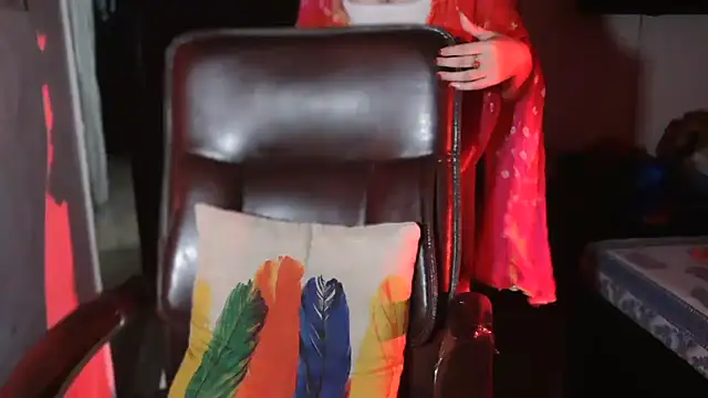 urvashihott online show from 3, 10, 2025