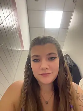 Snapshot of Holy_Tereza chatting on 2, 11, 2025 Holy Tereza online show from 2, 11, 2025