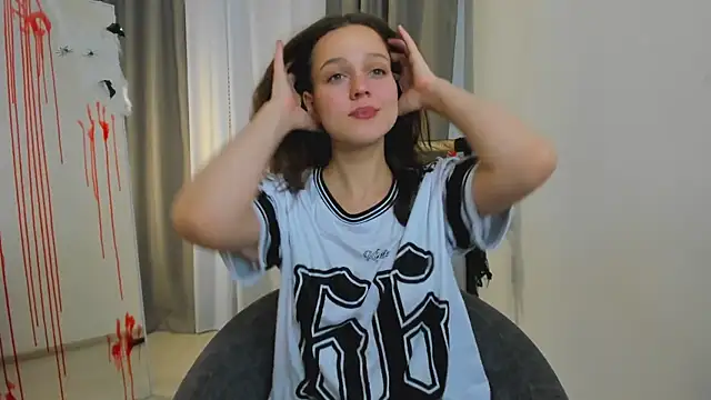 Addelin Moon online show from 24, 10, 2025