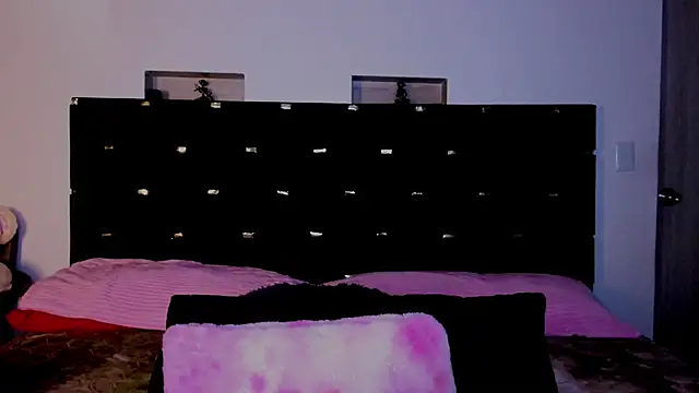 charlottemeyerr online show from 9, 2, 2025