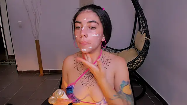 Nina-monroe online show from 28, 1, 2025