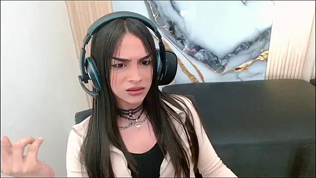 Dollbehavior  online show from 20, 9, 2025
