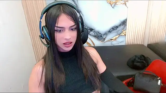 Dollbehavior  online show from 10, 9, 2025